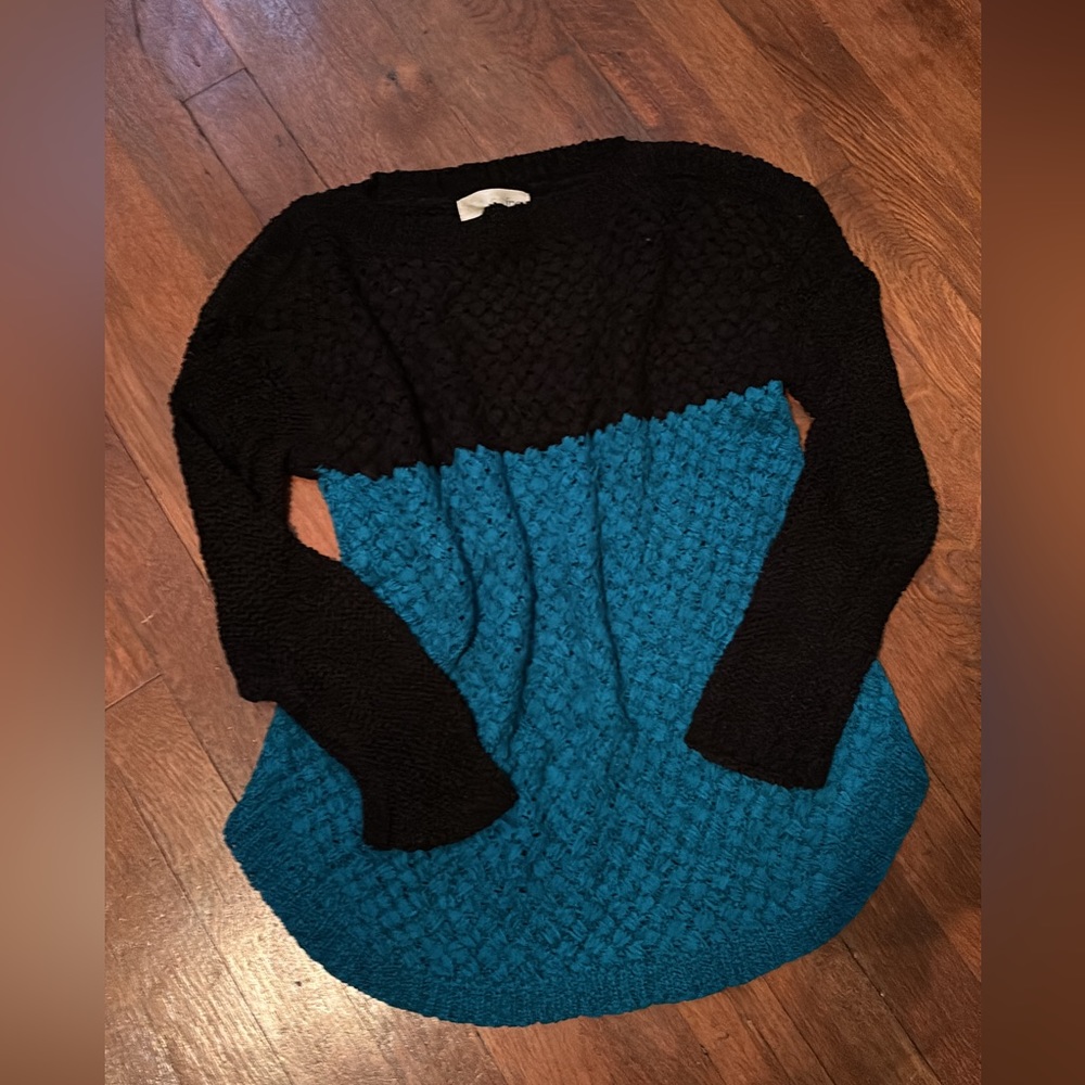 Color block lightweight sweater